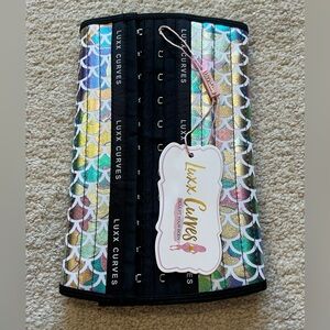 New in Package Luxx Curves Waist Trainer size medium, short torso